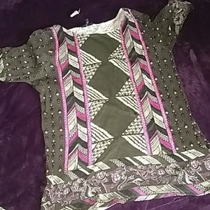 🎶🎶🎶🎶size small top🎶🎶🎶 women's or junior